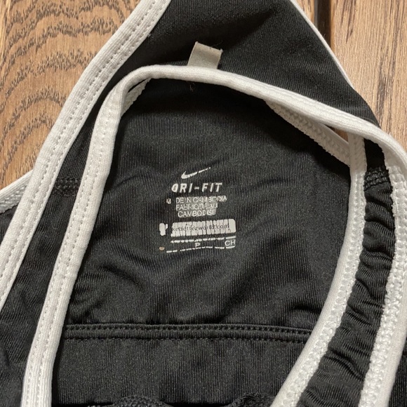 Dri Fit Racerback Tanktop - Picture 2 of 3